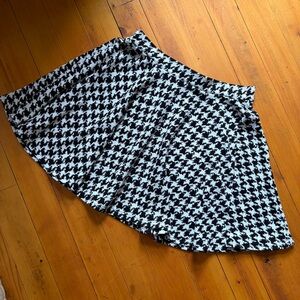 Black and White Houndstooth Skirt